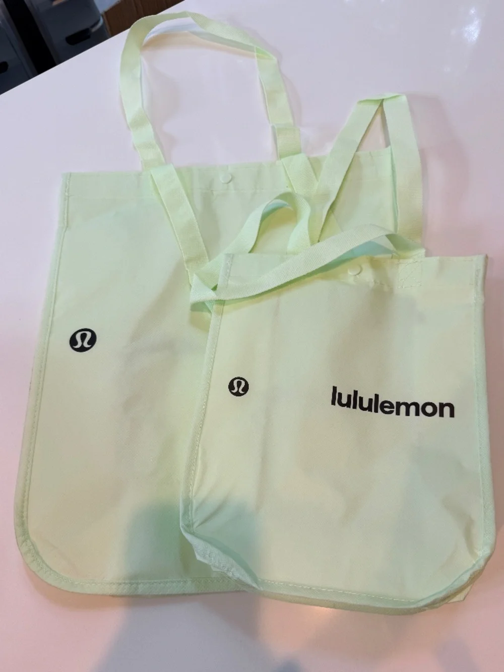 green lululemon shopping bag Everyday Canvas Tote Forest with White Logo MASTERPIECE Lululemon Reusable Shopping Gift Bag